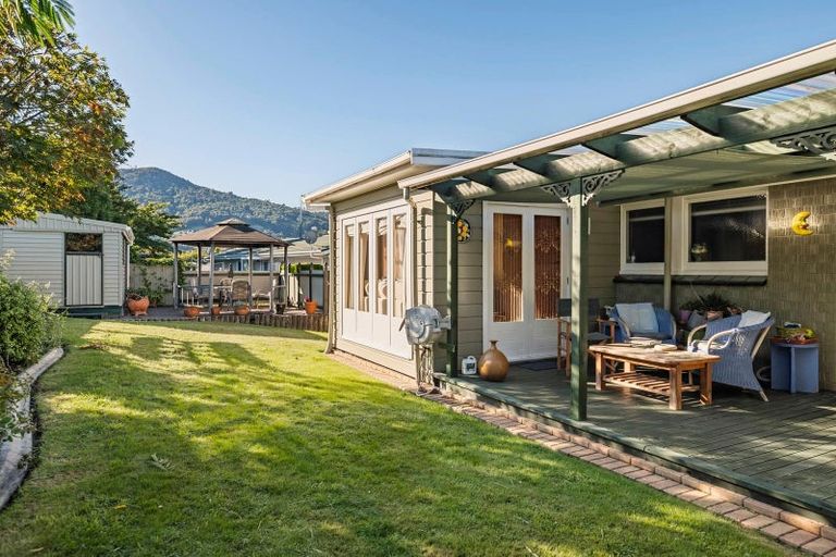 Photo of property in 6 Campbell Place, Pukehangi, Rotorua, 3015