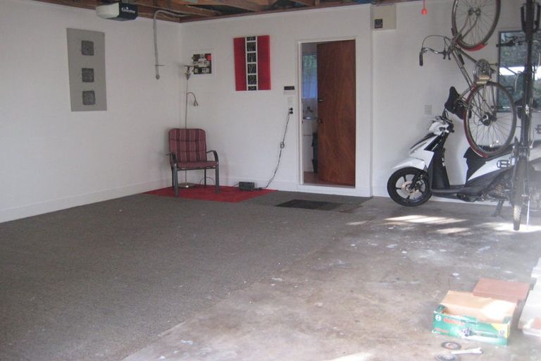 Photo of property in 75 Kennedy Avenue, Forrest Hill, Auckland, 0620