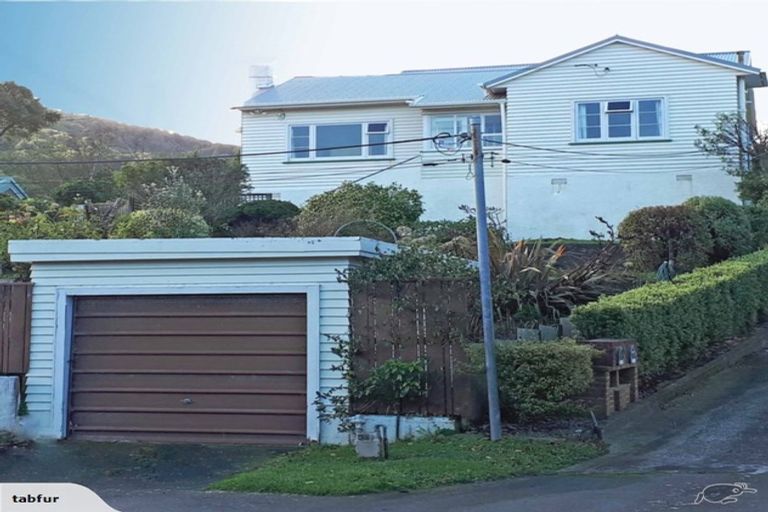 Photo of property in 11 Lucknow Terrace, Khandallah, Wellington, 6035