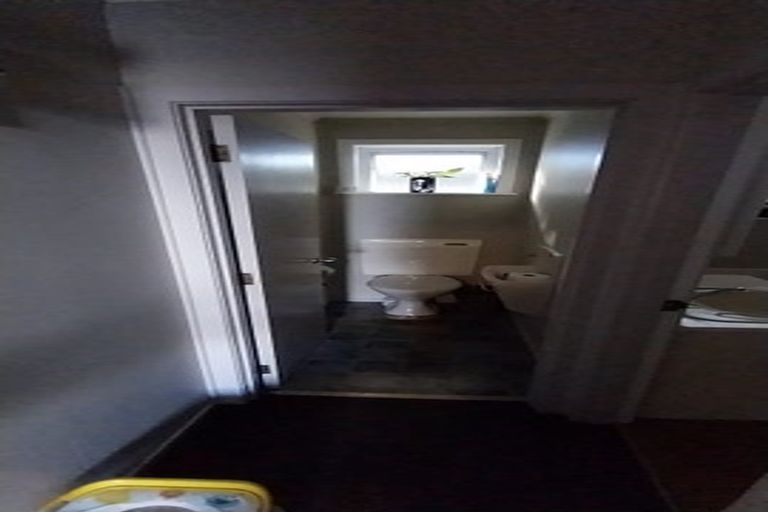 Photo of property in 20 Segedin Place, Glenfield, Auckland, 0629