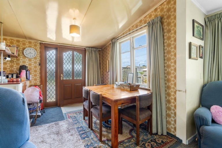 Photo of property in 16 Moore Street, Milton, 9220