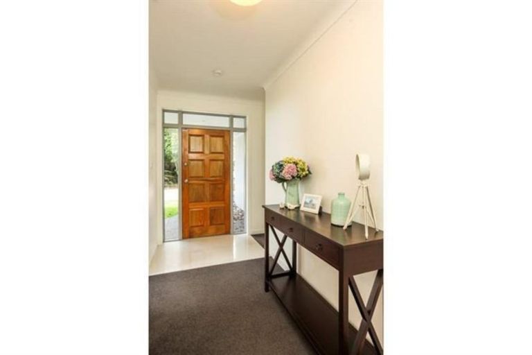 Photo of property in 132 Mountain Road, Henderson Valley, Auckland, 0612