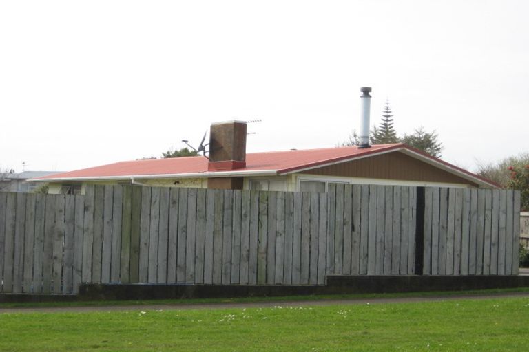 Photo of property in 20 Harris Street, Waitara, 4320