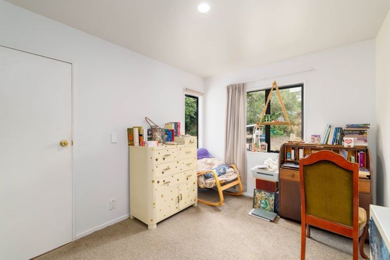 Photo of property in 27 Te Papau Crescent, Diamond Harbour, 8972
