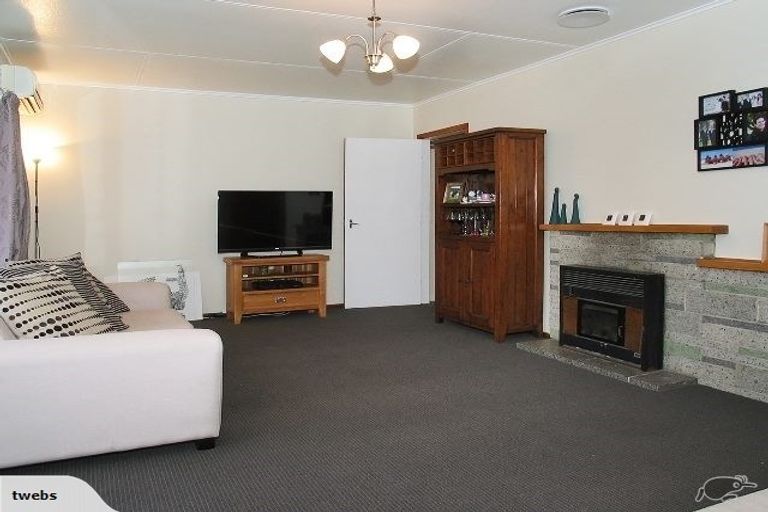 Photo of property in 32 Leadley Lane, Tawa, Wellington, 5028