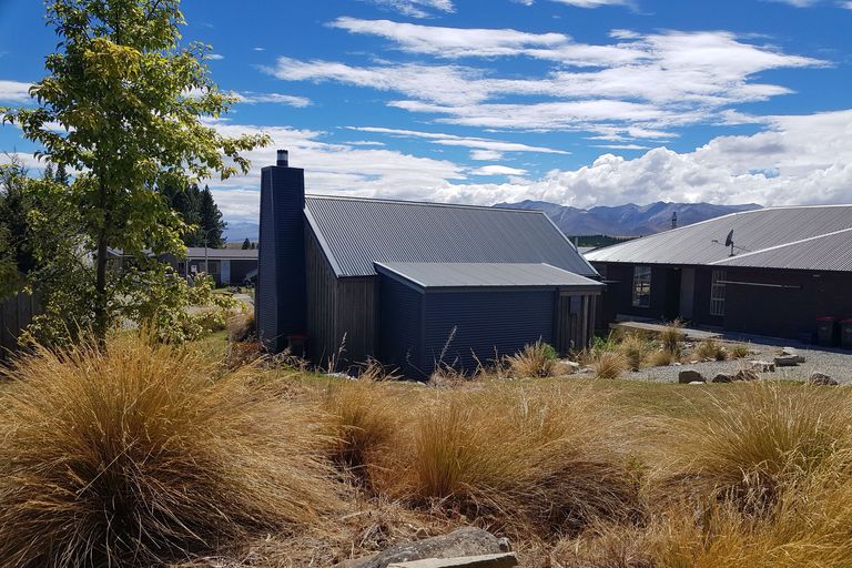 Photo of property in 19 Hamilton Drive, Lake Tekapo, 7999