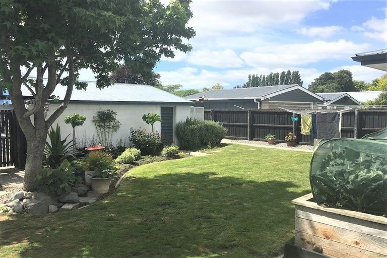 Photo of property in 2 Dunbarton Street, Redwood, Christchurch, 8051