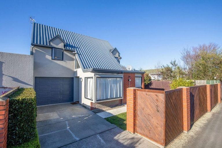 Photo of property in 2/10 Nortons Road, Avonhead, Christchurch, 8042