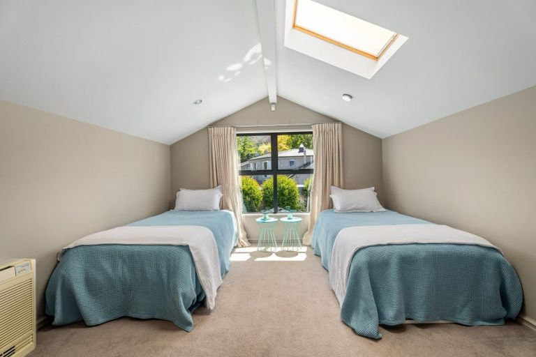 Photo of property in 10 Premier Place, Arrowtown, 9302