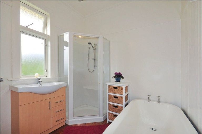 Photo of property in 53 Raroa Road, Kelburn, Wellington, 6012