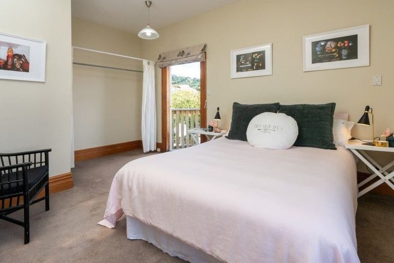 Photo of property in 16 Caroline Street, Mount Victoria, Wellington, 6011