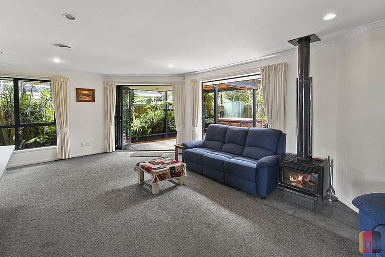 Photo of property in 13a Collie Street, Hillpark, Auckland, 2102