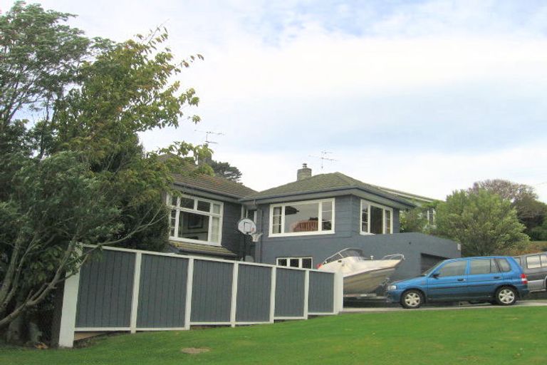 Photo of property in 14 Cecil Road, Tawa, Wellington, 5028