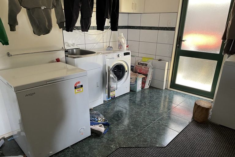 Photo of property in 19 Logan Way, Kelvin Grove, Palmerston North, 4414