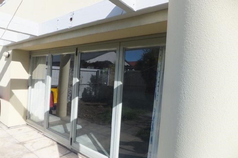 Photo of property in 1/19 Hills Road, Edgeware, Christchurch, 8013