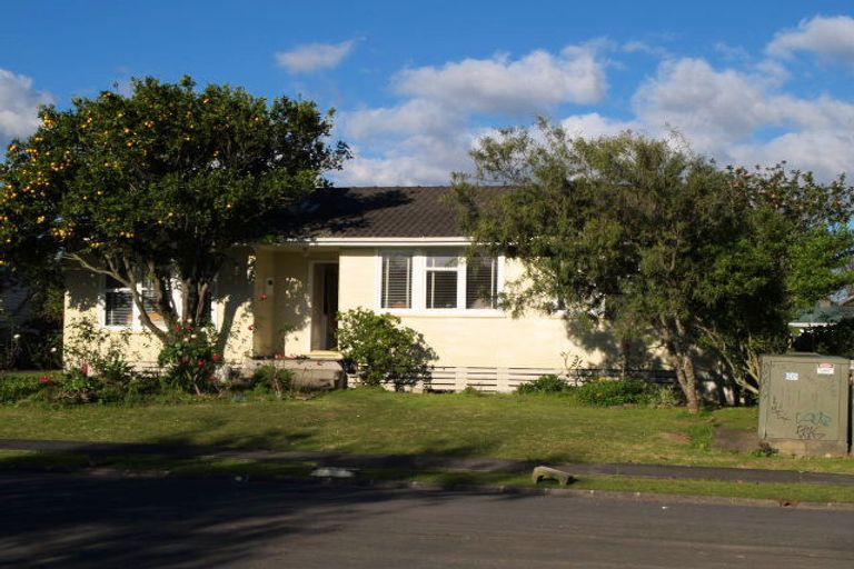 Photo of property in 38 Mayflower Close, Mangere East, Auckland, 2024