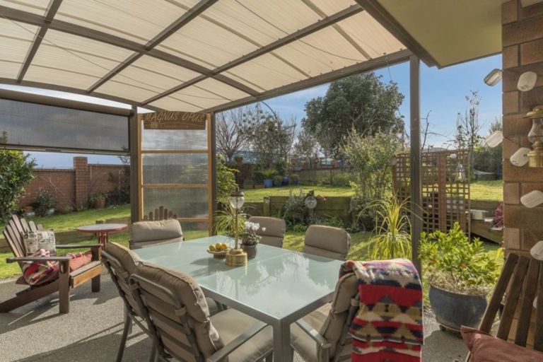 Photo of property in 1 Mckenna Lane, Omokoroa, 3114