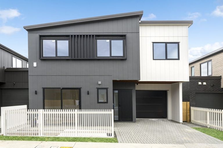 Photo of property in 46 Taipahitini Road, Rosehill, 2113