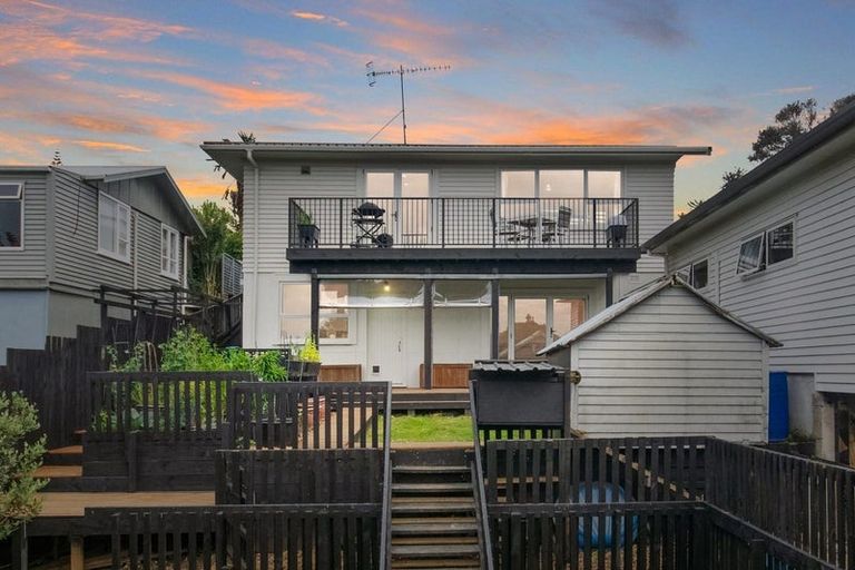Photo of property in 12 Kashmir Road, Glen Eden, Auckland, 0602