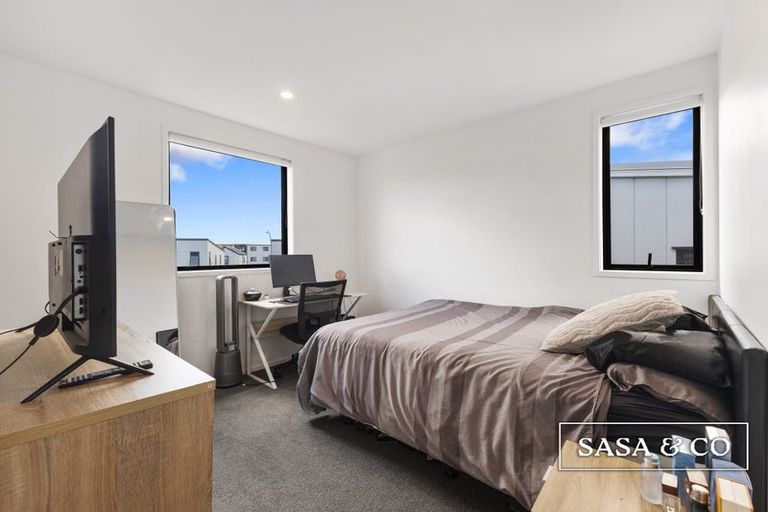 Photo of property in 17c Cessna Crescent, Mangere, Auckland, 2022