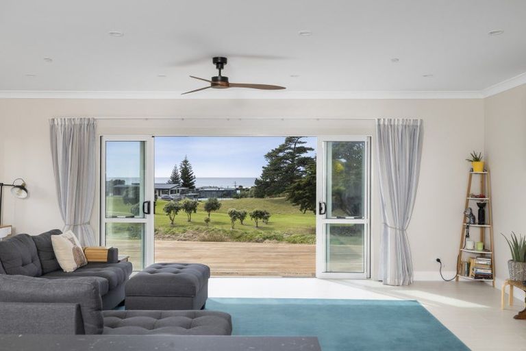 Photo of property in 13 Otaraia Road, Riversdale Beach, Masterton, 5872