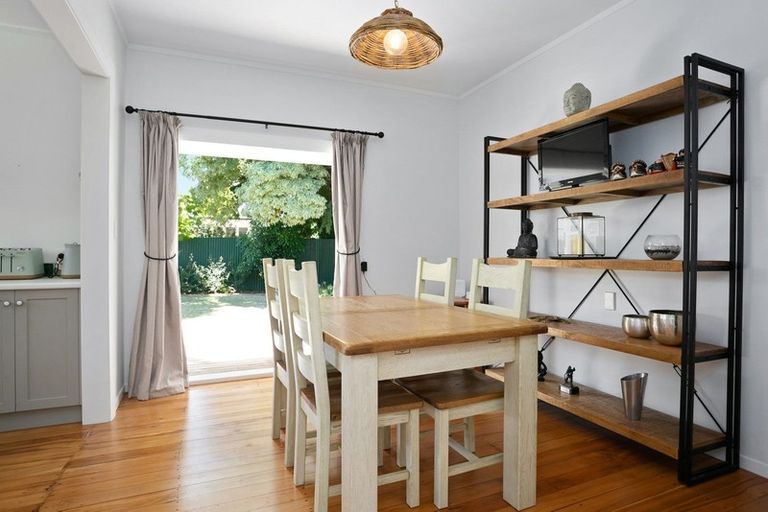 Photo of property in 8 Williams Street, Cambridge, 3434