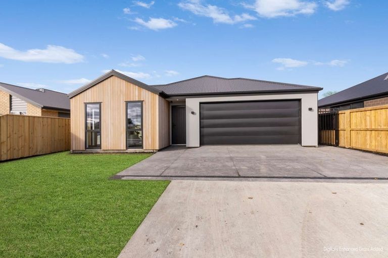 Photo of property in 16 Rudd Street, Woodend, 7691