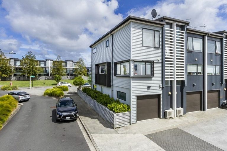 Photo of property in 1 Carder Court, Hobsonville, Auckland, 0618