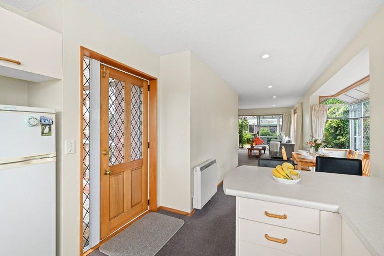 Photo of property in 1 Ilfracombe Place, Burnside, Christchurch, 8053