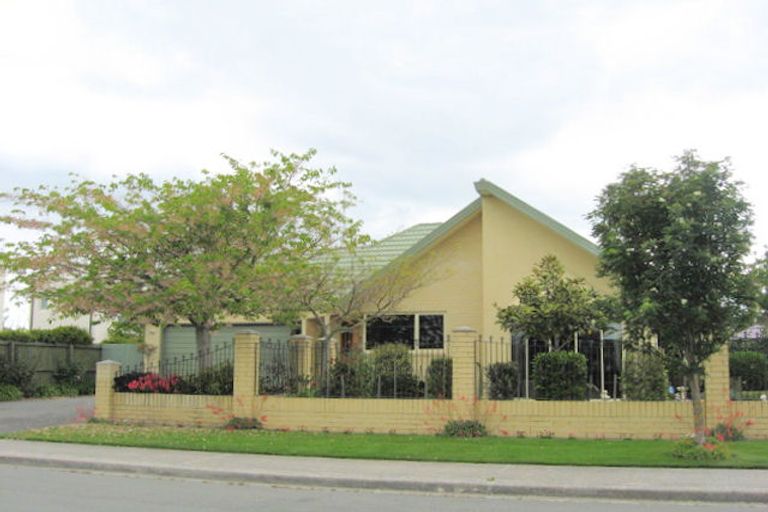 Photo of property in 34 Goodwood Close, Rangiora, 7400