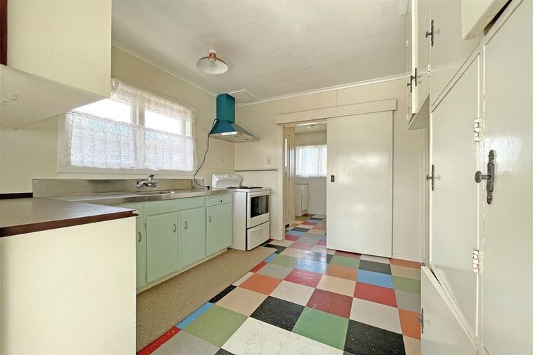 Photo of property in 75 Larnoch Road, Henderson, Auckland, 0610