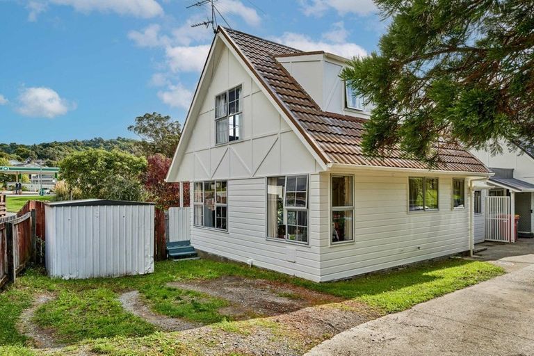 Photo of property in 1/8 Azimuth Place, Whitby, Porirua, 5024