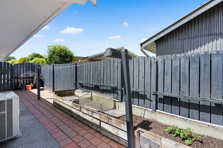 Photo of property in 2/14b Penhelig Place, Burnside, Christchurch, 8053