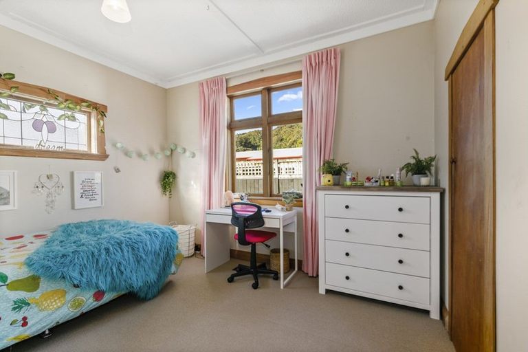 Photo of property in 17 Burnside Street, Waterloo, Lower Hutt, 5011