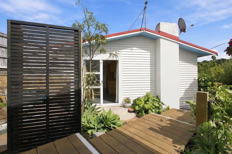 Photo of property in 28 Annandale Street, Lynmouth, New Plymouth, 4310