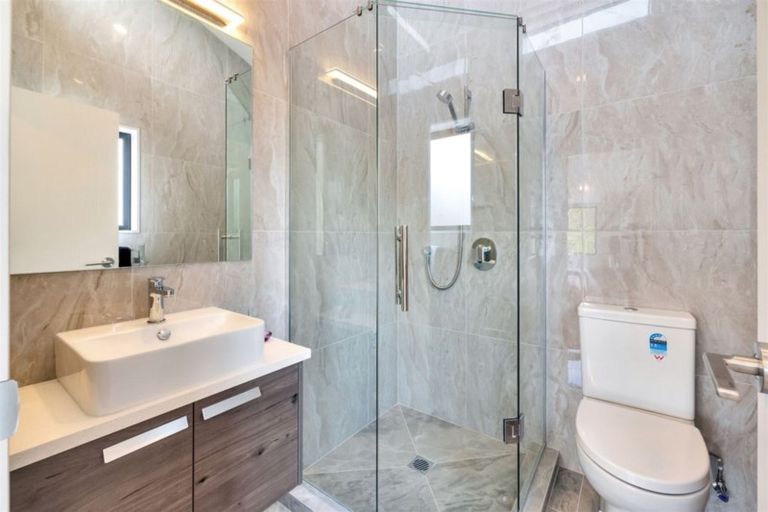 Photo of property in 5a Woodside Road, Massey, Auckland, 0614