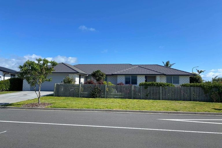 Photo of property in 22 Kohekohe Road, Papamoa Beach, Papamoa, 3118