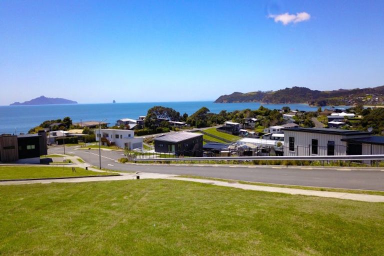 Photo of property in 14 Blue Moon Rise, Langs Beach, 0582