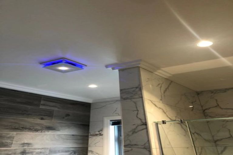 Photo of property in 5 Michael Richard Place, East Tamaki Heights, Auckland, 2016