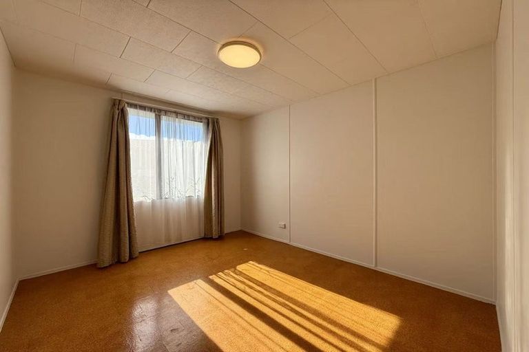 Photo of property in 2/15 Cyril Crescent, West Harbour, Auckland, 0618