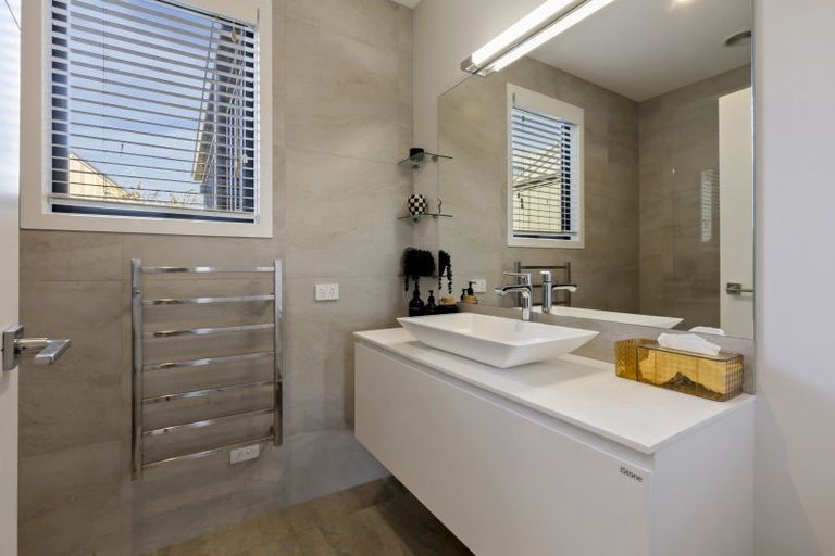 Photo of property in 37 Mcadam Drive, Jacks Point, Queenstown, 9371