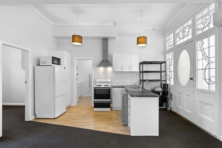 Photo of property in 262 The Terrace, Te Aro, Wellington, 6011