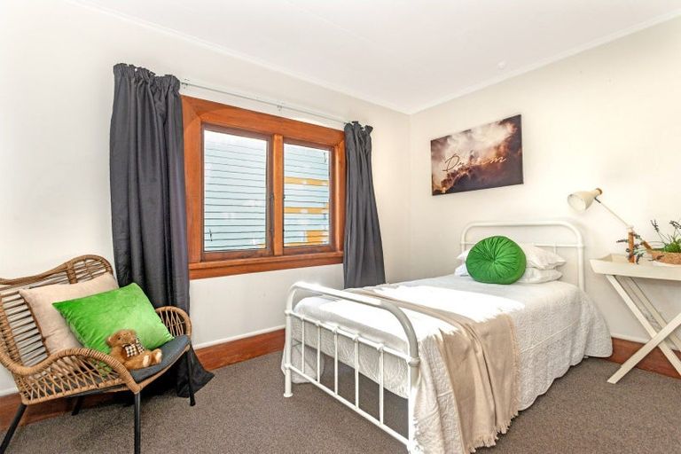 Photo of property in 16 Wellington Street, Te Hapara, Gisborne, 4010