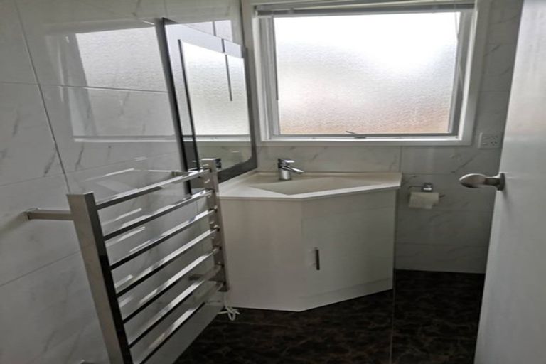 Photo of property in 14 Tango Place, Henderson, Auckland, 0610