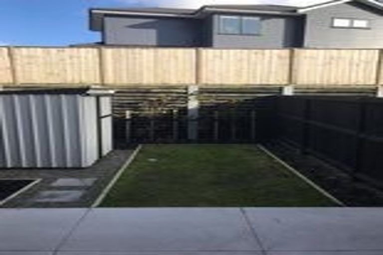 Photo of property in 35a O'meara Street, Swanson, Auckland, 0614