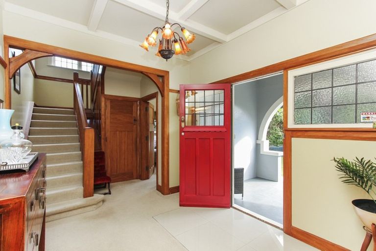 Photo of property in 32 Barrett Street, Westown, New Plymouth, 4310