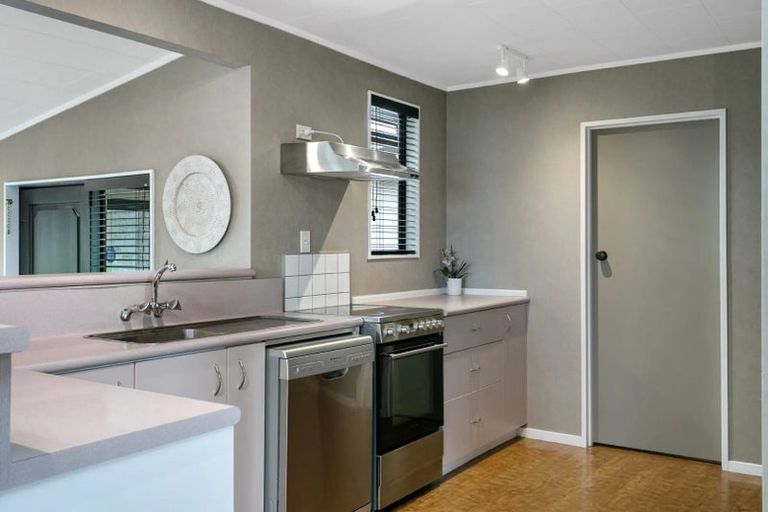 Photo of property in 19 Epping Place, Richmond Heights, Taupo, 3330