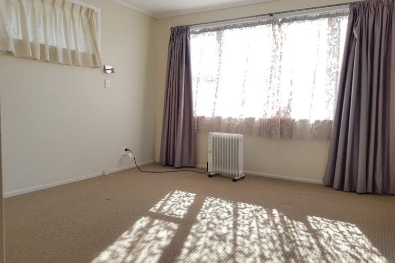 Photo of property in 12 Limmer Place, Browns Bay, Auckland, 0632