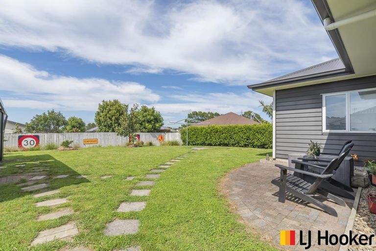 Photo of property in 3 Drumkeen Place, Rosehill, Papakura, 2113