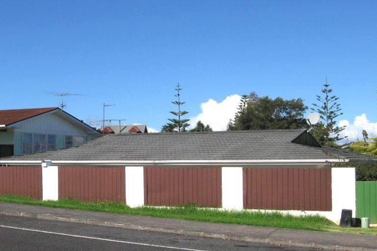 Photo of property in 137 Hutchinsons Road, Bucklands Beach, Auckland, 2014